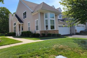 4 TONI CT, CENTER MORICHES, NY