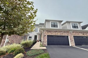 4 DOGLEG LN, LAWRENCEVILLE, NJ