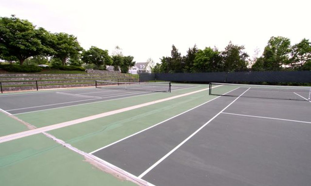 2 Tennis Courts