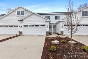 1038 CASTLEBAY WAY # 18, HUDSONVILLE, MI