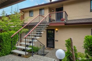 10637 GLEN ACRES DR S # 10637, SEATTLE, WA