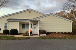 401 CABOT CT, SMITHTOWN, NY