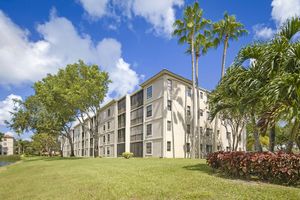 6037 POINTE REGAL CIR APT 301, DELRAY BEACH, FL