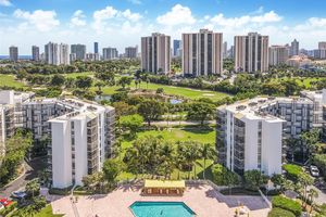 20500 W COUNTRY CLUB DR 517, AVENTURA, FL