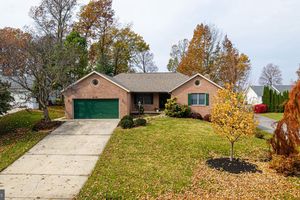 6041 GREENBRIAR TER, FAYETTEVILLE, PA