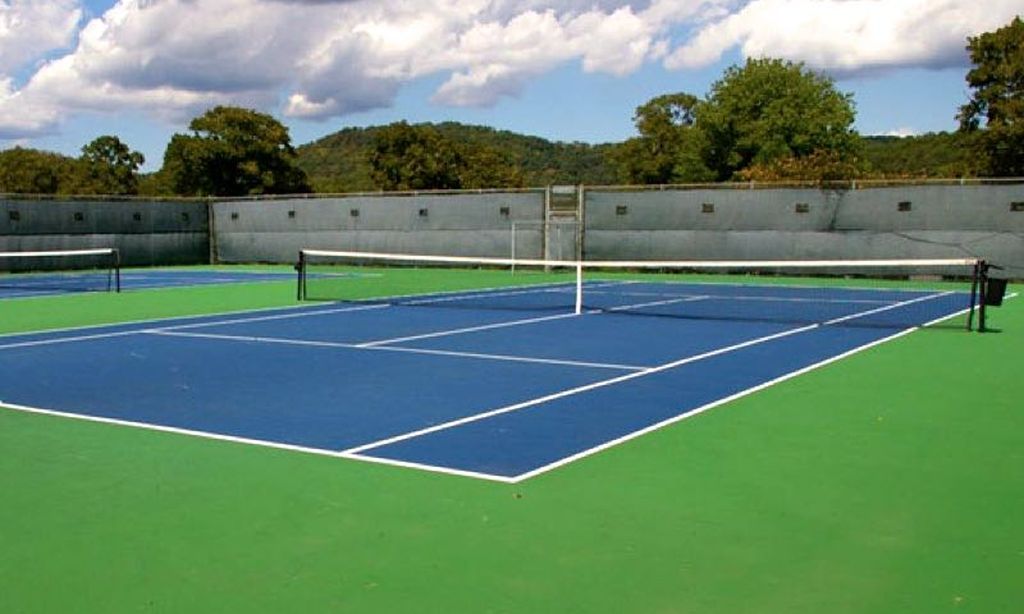 4 Tennis Courts