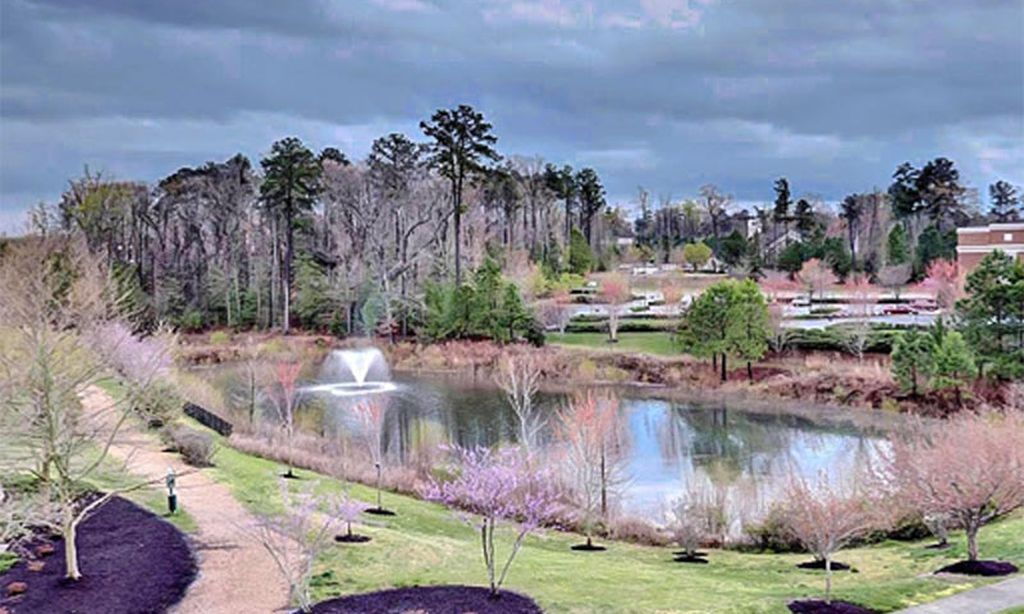 Scenic Ponds & Natural Spaces