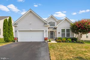 44 HONEYSUCKLE DR, MANAHAWKIN, NJ