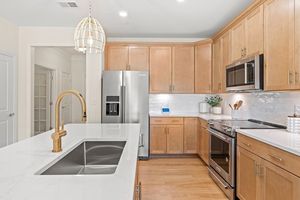 320 MARTINS LNDG APT 110, NORTH READING, MA
