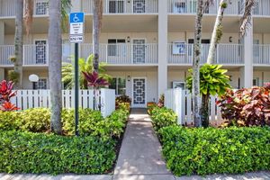 6112 HUNTWICK TER 106, DELRAY BEACH, FL