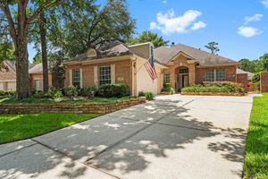 15 SURREY RUN PL, CONROE, TX