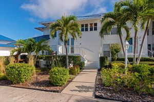 912 SANDPIPER CIR # 912, BRADENTON, FL