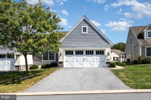 1007 GREAT HALL DR, LEBANON, PA