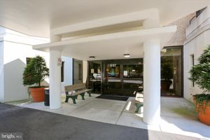 15107 INTERLACHEN DR 2-815, SILVER SPRING, MD