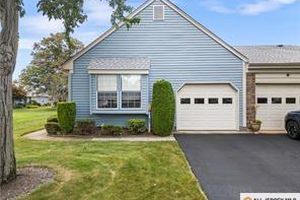 16 ALEX HAMILTON CT B, MONROE, NJ