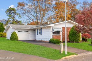 8 HOLMES CT, BRICK, NJ