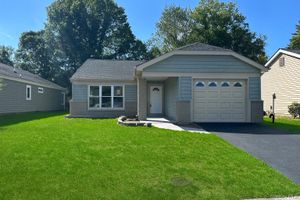 407 BELFAST LN, RIDGE, NY