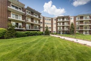 5540 WALNUT AVE APT 23C, DOWNERS GROVE, IL