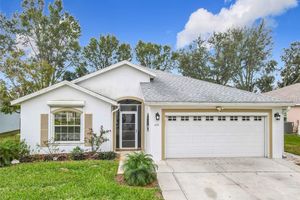 235 LAKE SUZANNE DR, LAKE WALES, FL