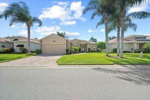 4254 BERWICK DR, LAKE WALES, FL