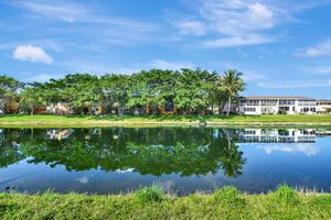 48 SHEFFIELD B, WEST PALM BEACH, FL