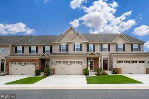 302 LENNOX DR, FALLSTON, MD