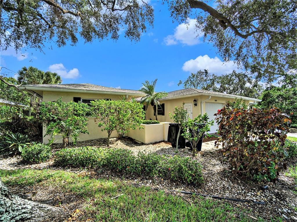 image of property at 6891 W COUNTRY CLUB LANE