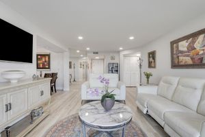 3951 VIA POINCIANA APT 512, LAKE WORTH, FL