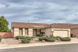 562 MOUNTAIN LINKS DR, HENDERSON, NV
