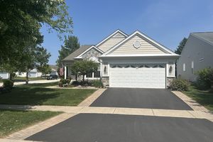 11642 SUNDERLIN DR, HUNTLEY, IL
