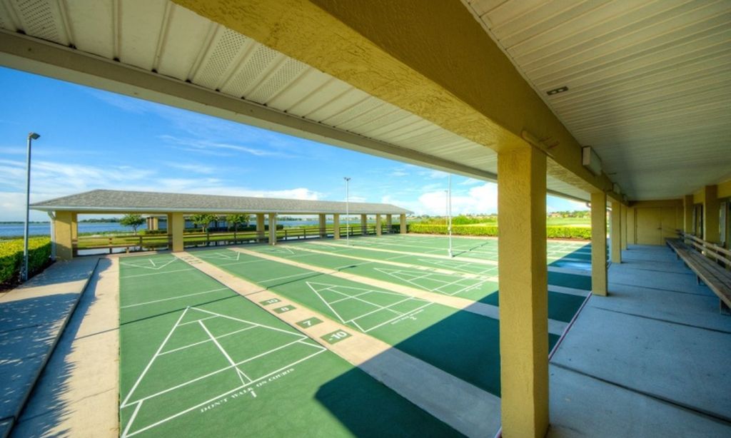 8 Shuffleboard Courts