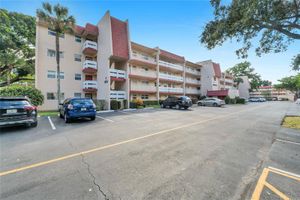 1015 COUNTRY CLUB DR APT 203, MARGATE, FL