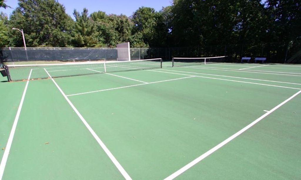 2 Tennis Courts