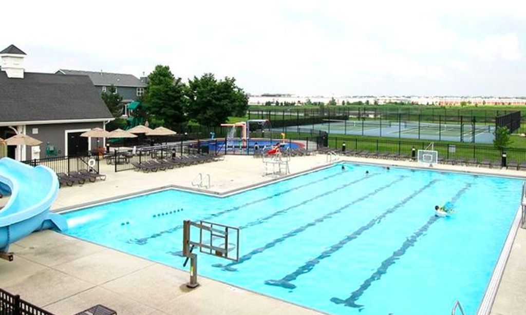 Churchill Club Outdoor Pool