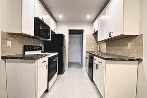 54 AMBERLY DR G, MANALAPAN, NJ