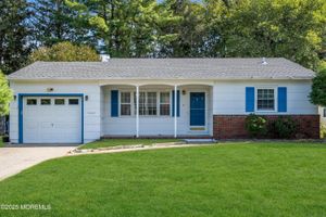 4 CHANCELLOR CT, TOMS RIVER, NJ