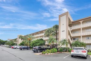 2201 LUCAYA BND K3, COCONUT CREEK, FL