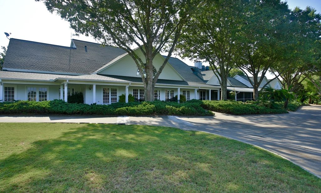 Clubhouse - 25,000 Sq. Ft.