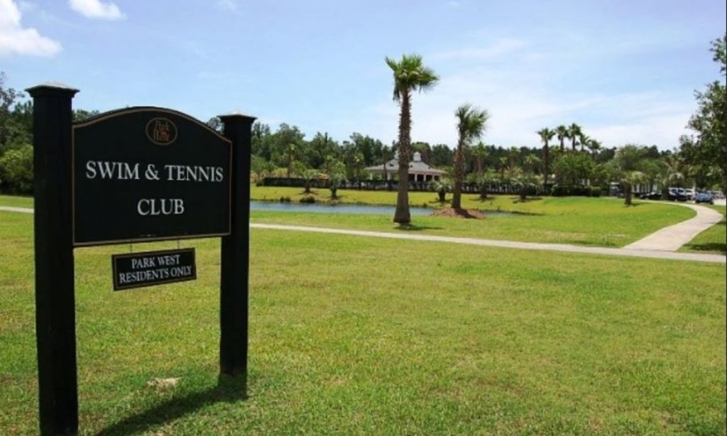Park West Swim & Tennis Club