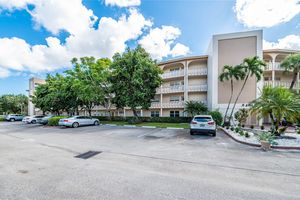 2101 LUCAYA BND APT C1, COCONUT CREEK, FL