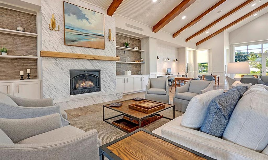 Clubhouse Lounge with Fireplace