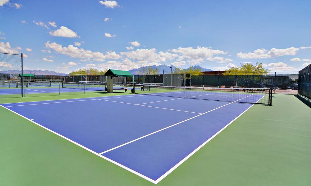 4 Tennis Courts
