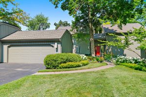 434 WOODVIEW RD APT C C, LAKE BARRINGTON, IL