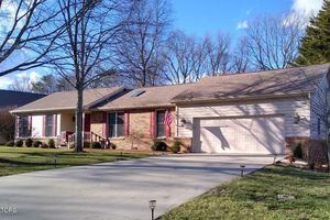 111 LYNHURST DR, CROSSVILLE, TN