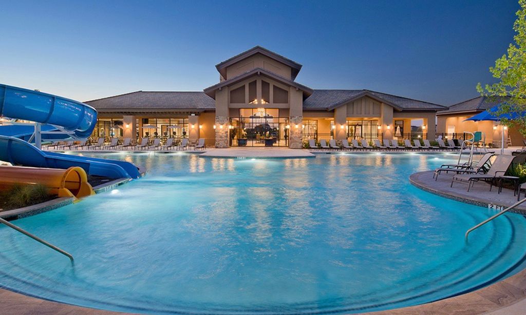 Outdoor Resort-Style-Pool