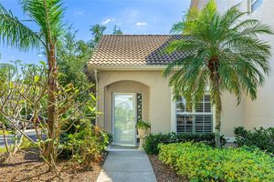 6770 FAIRWAY GARDENS DR, BRADENTON, FL