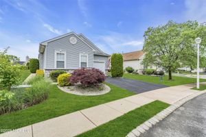 4 SAXONY CIR, MANCHESTER, NJ