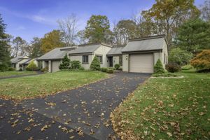 7 HERITAGE CRST B, SOUTHBURY, CT