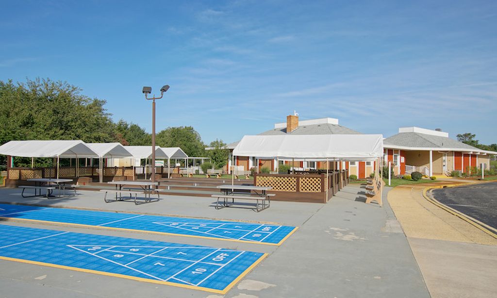 30 Shuffleboard Courts
