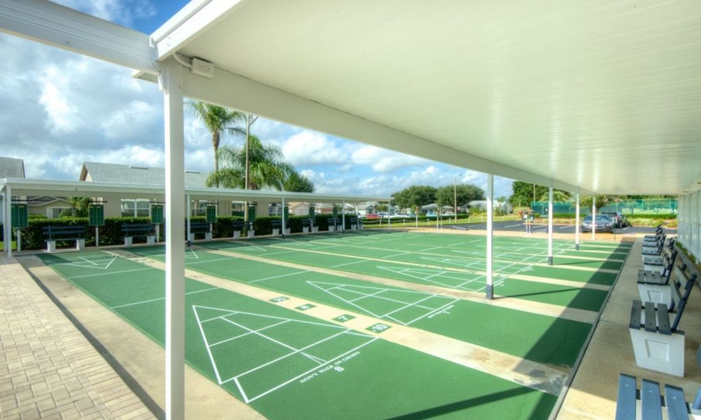 8 Shuffleboard Courts